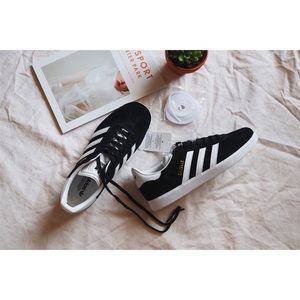 NWT Adidas Gazelle Wm Sz. 7